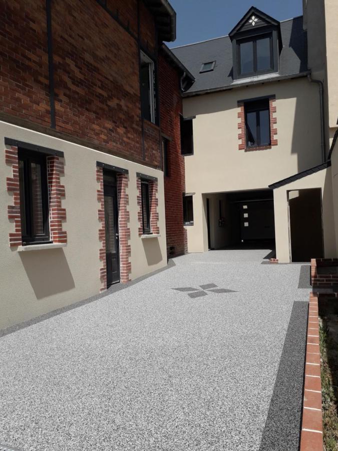 Charmes En Ville Le Charme Atypique Montlucon Luaran gambar
