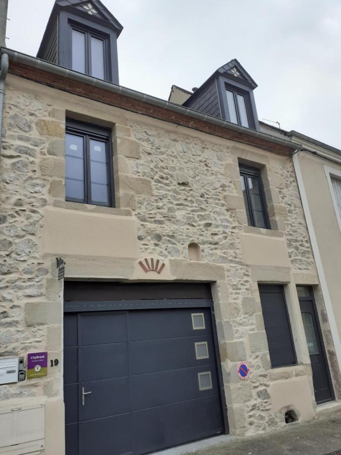 Charmes En Ville Le Charme Atypique Montlucon Luaran gambar